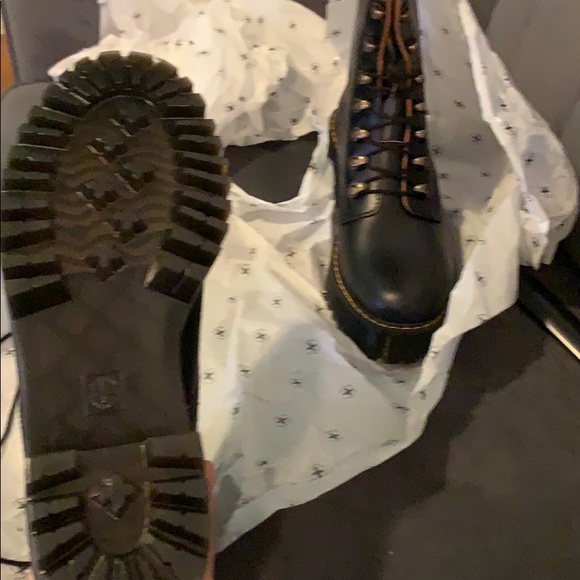 Dr martens Black Leona boots - Picture 3 of 5